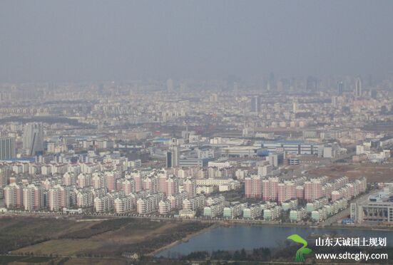 上半年土地市场逐步回稳 面积和成交款双增